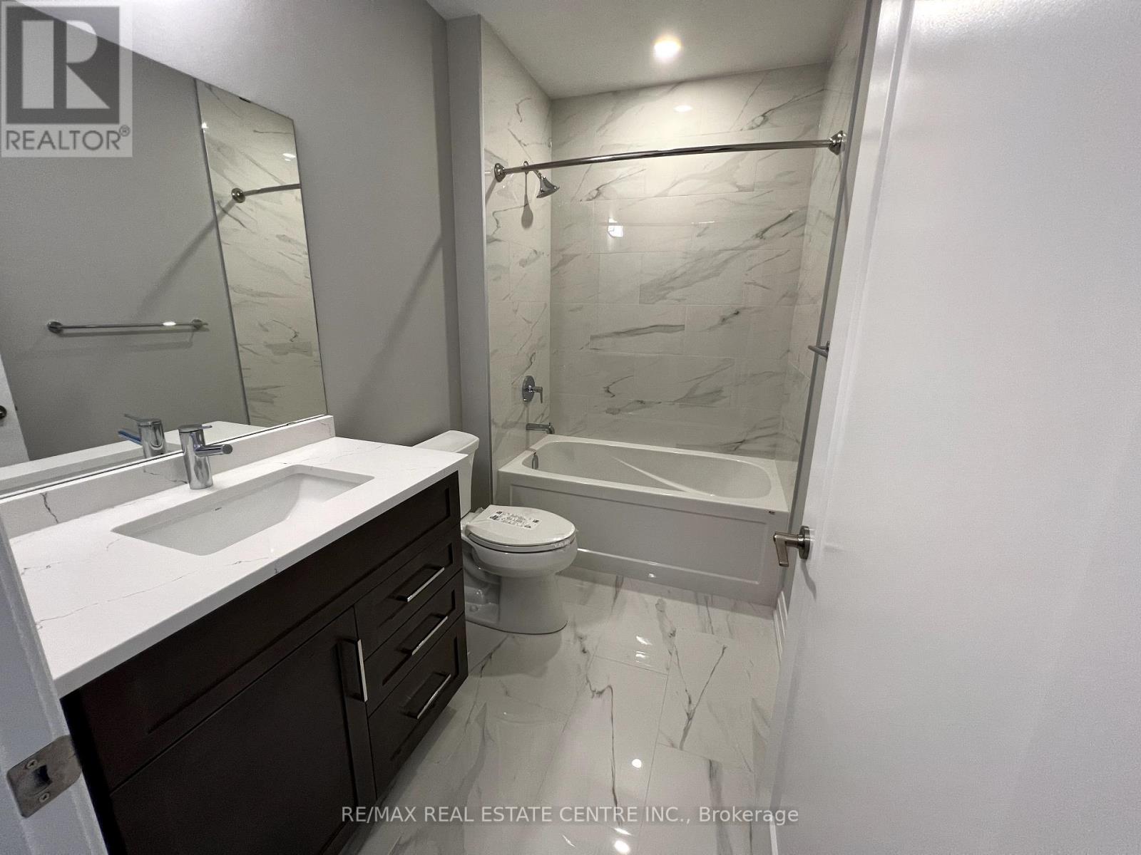 #303 -71 WYNDHAM ST S, #303