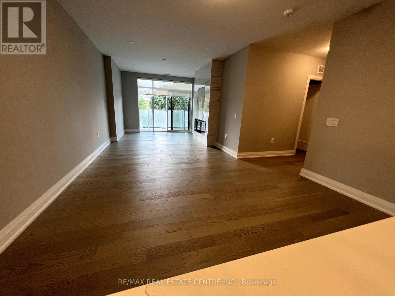 #303 -71 WYNDHAM ST S, #303