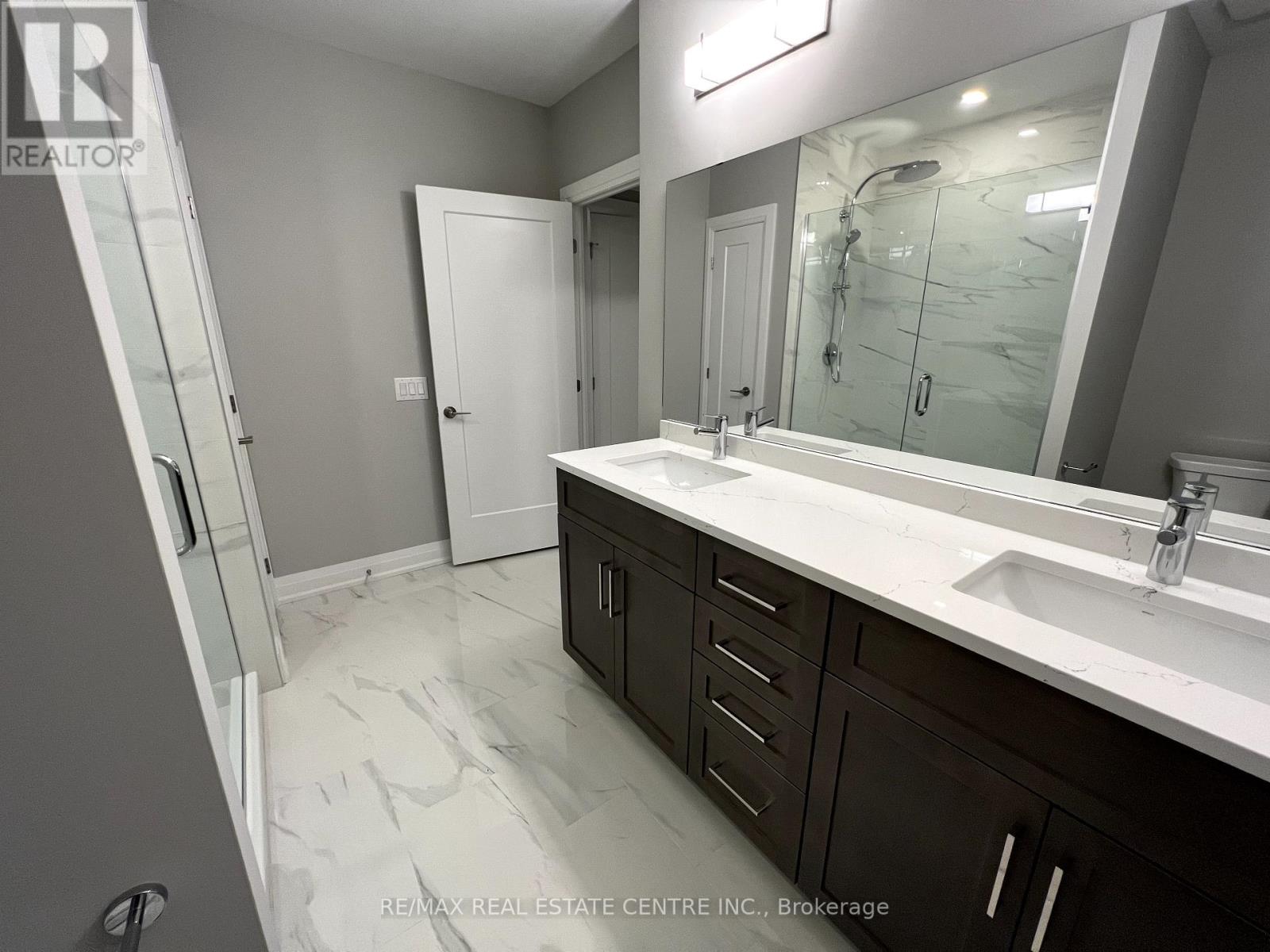 #303 -71 WYNDHAM ST S, #303