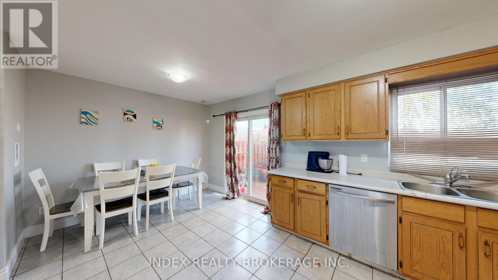 2 MCMANUS PL