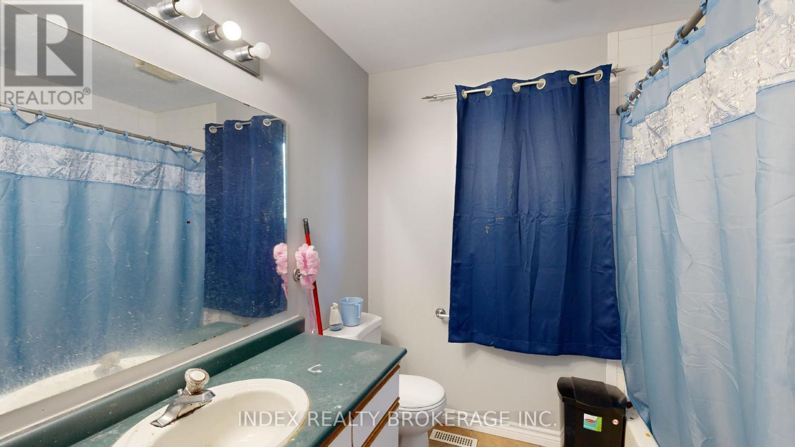 2 MCMANUS PL