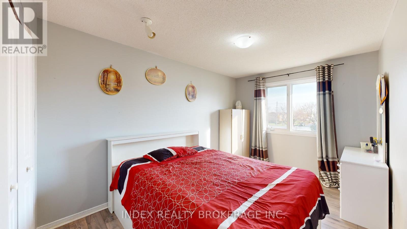 2 MCMANUS PL