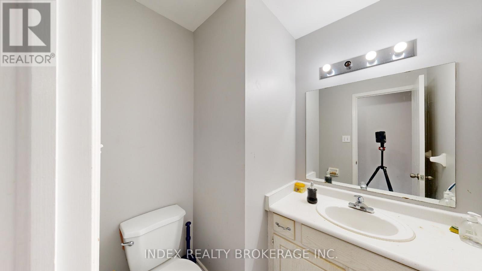 2 MCMANUS PL