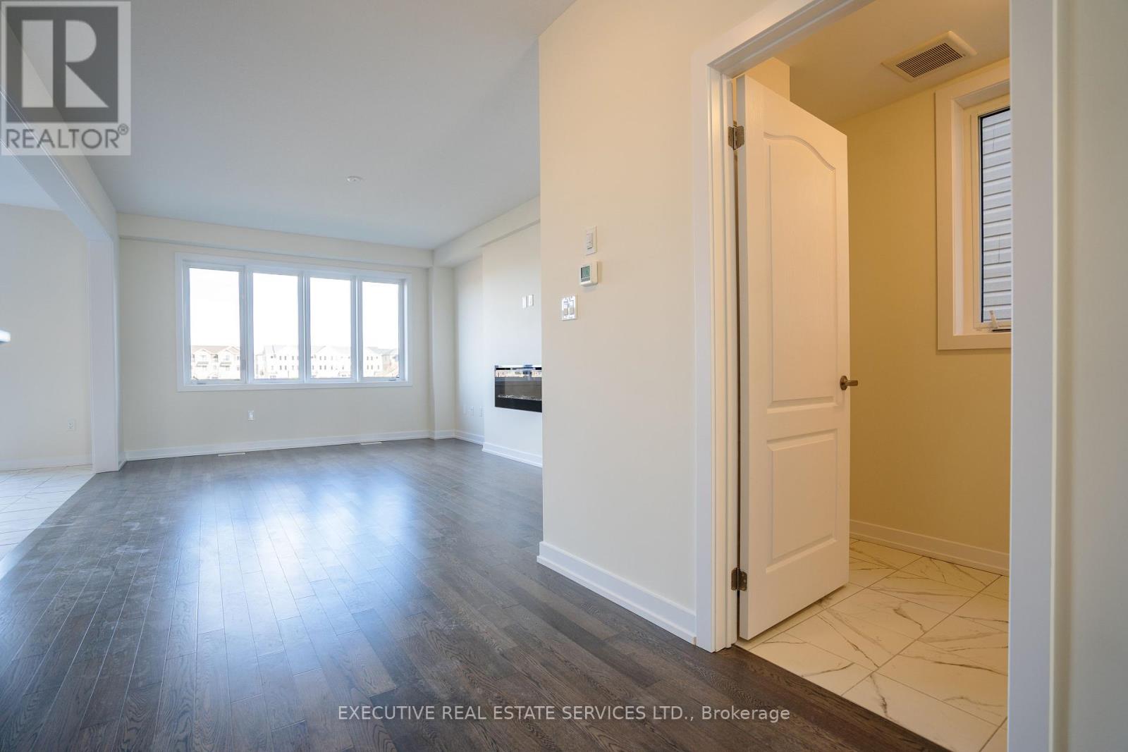 206 WILMOT RD