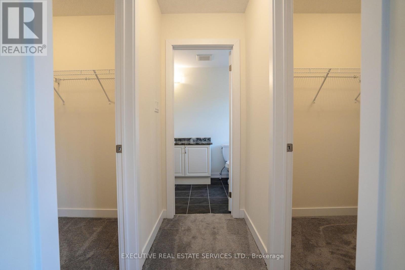 206 WILMOT RD