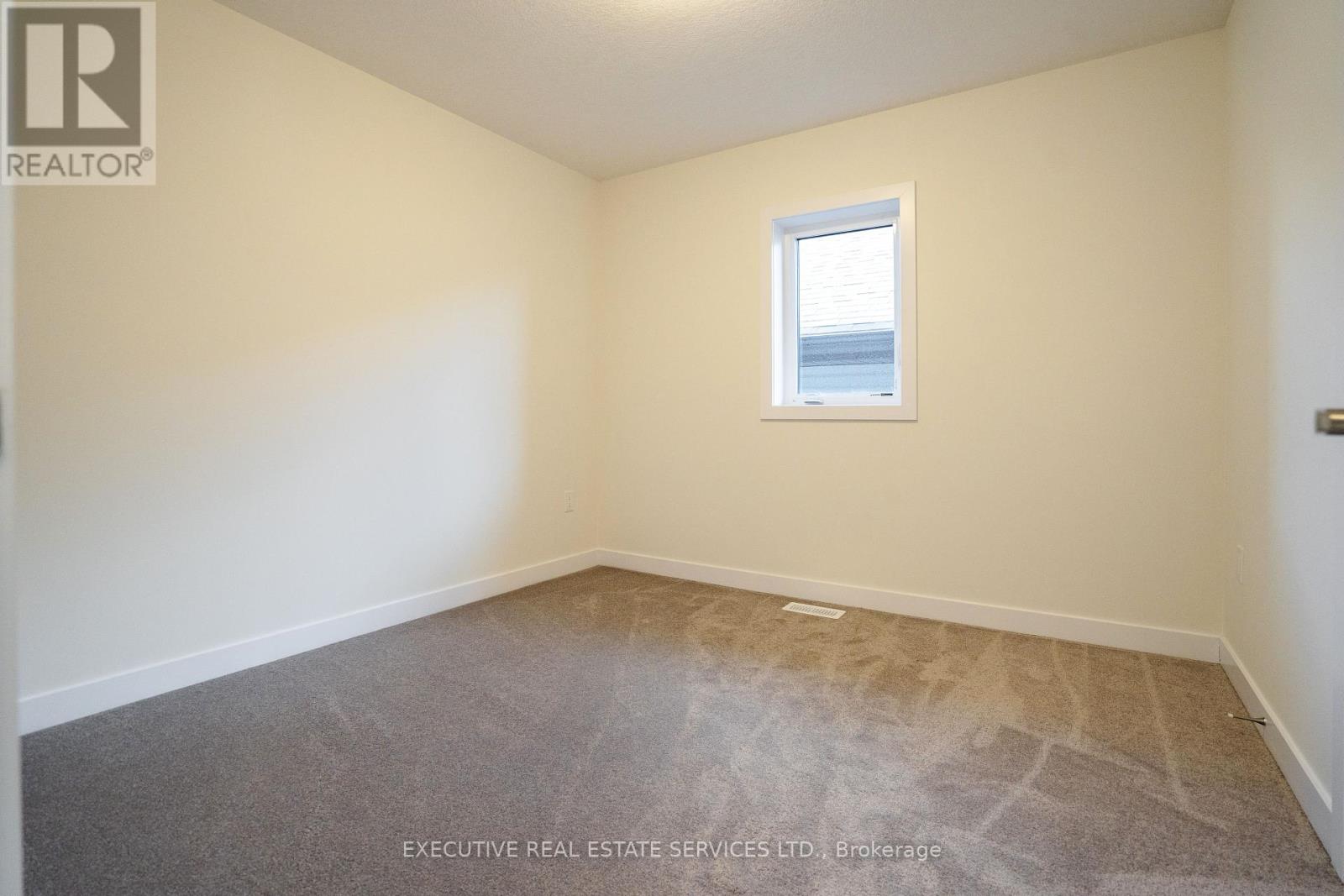 206 WILMOT RD