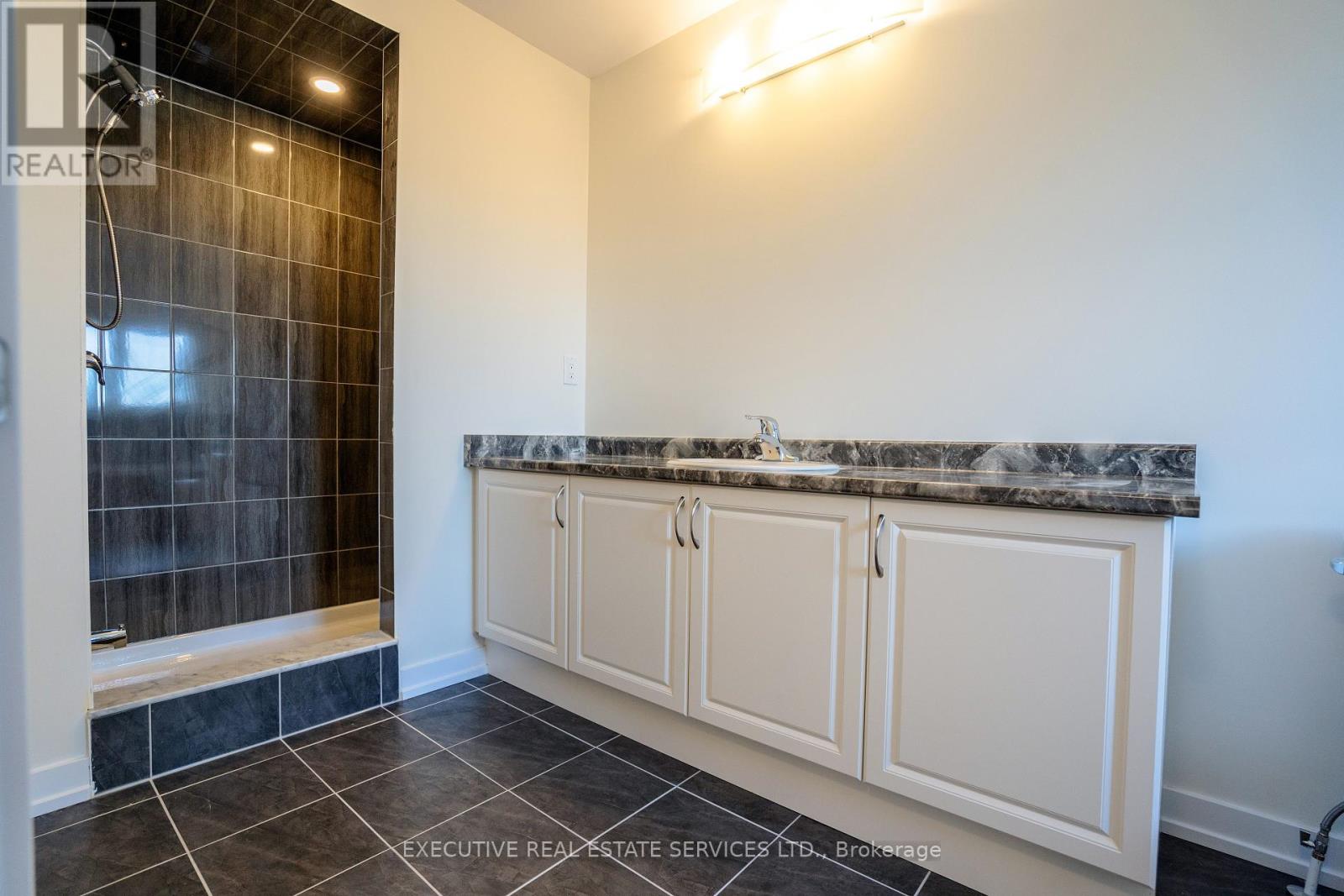 206 WILMOT RD