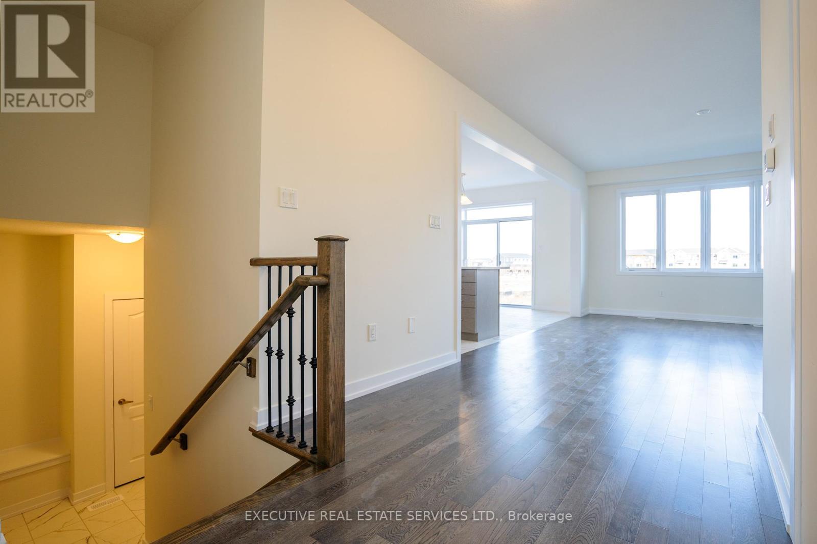 206 WILMOT RD