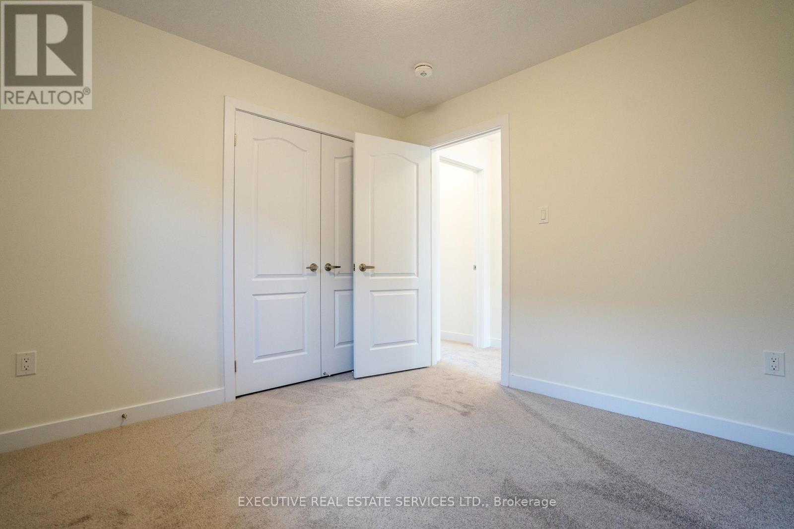 206 WILMOT RD