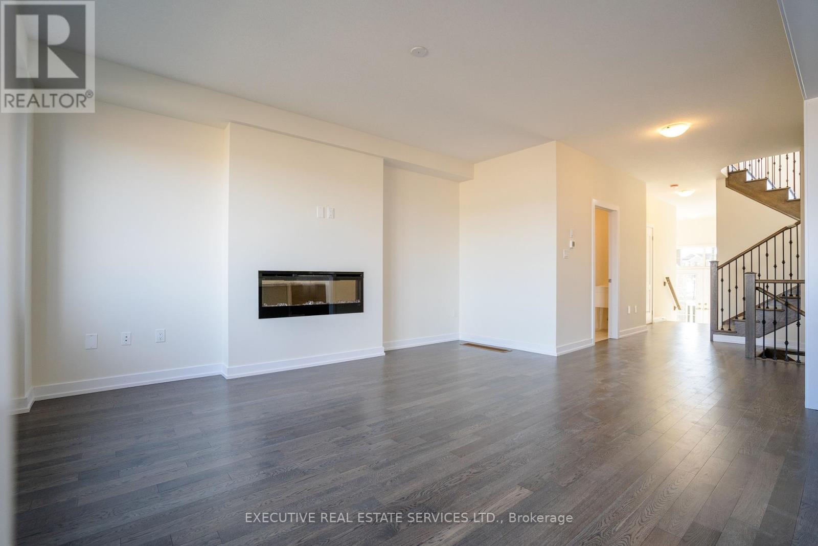 206 WILMOT RD