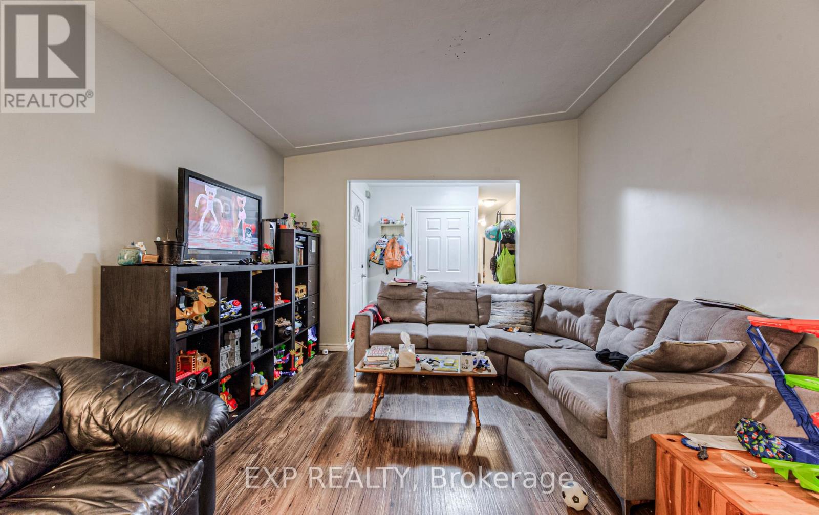 116 KENNETH AVE