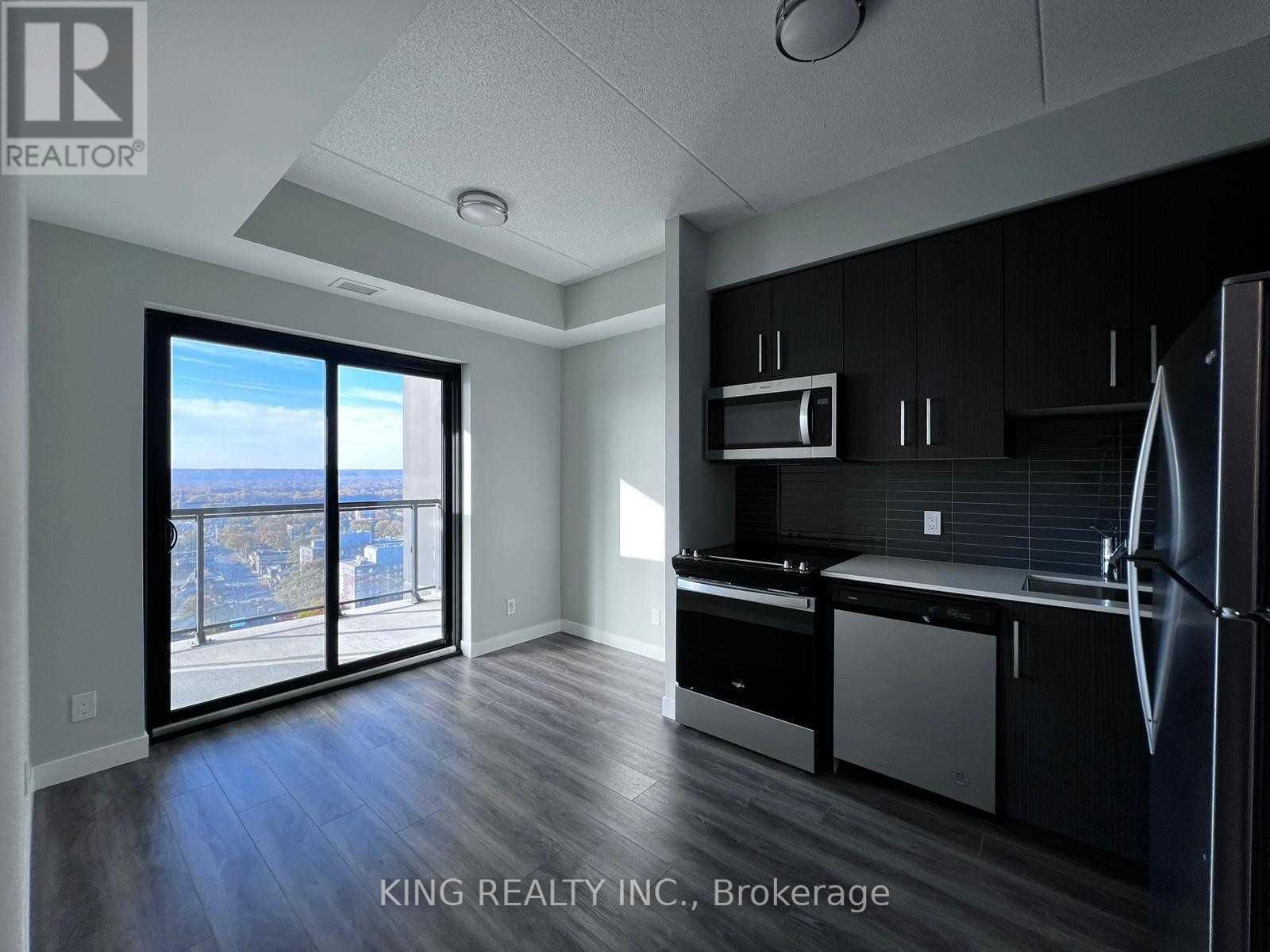 #1904 -15 QUEEN ST S, #1904