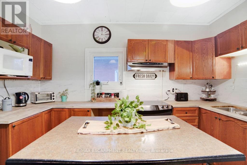 50 ABERDEEN AVE