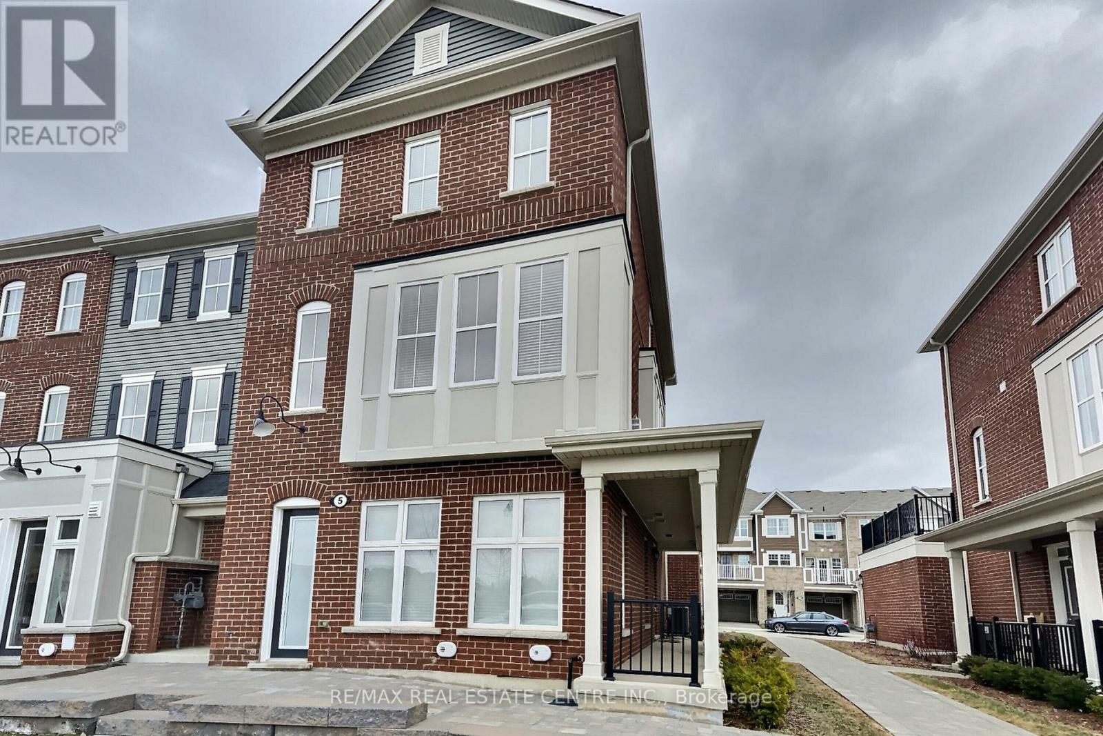 #5 -22 SPRING CREEK DR, #5