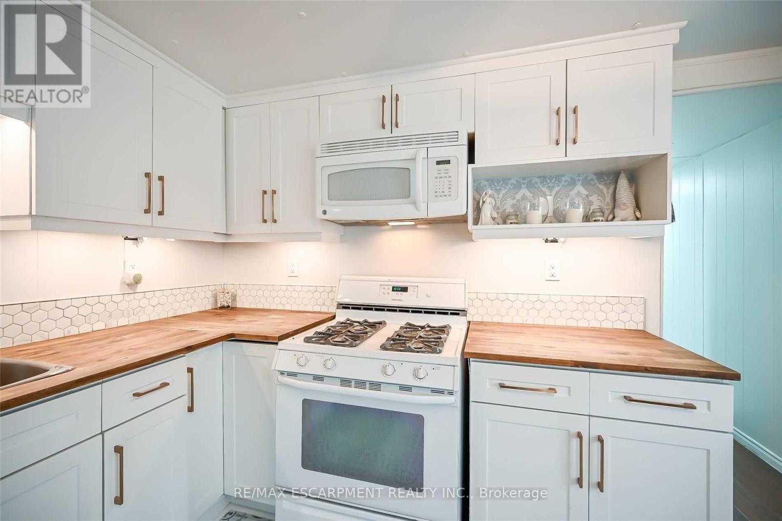 #84 -2189 DUNDAS ST, #84