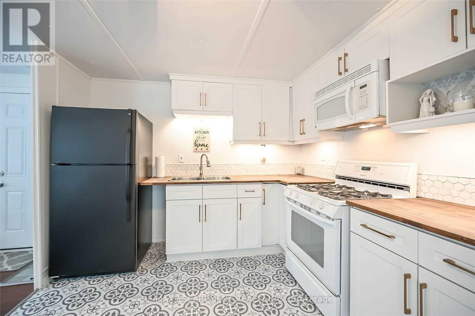 #84 -2189 DUNDAS ST, #84