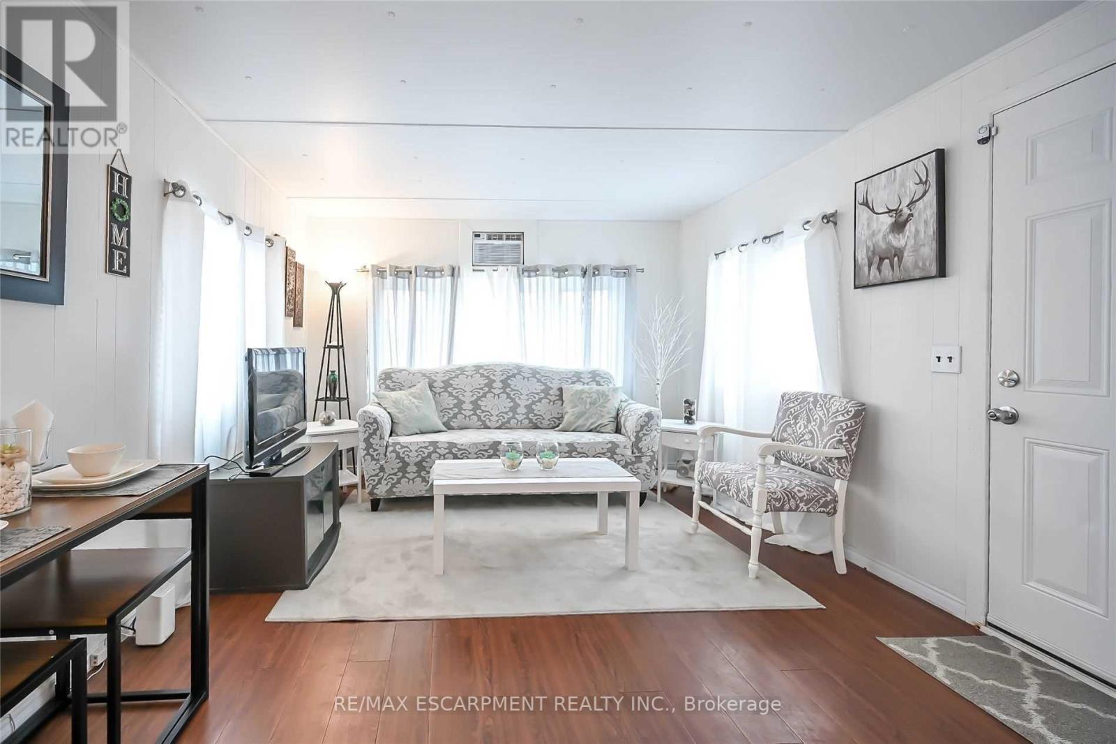 #84 -2189 DUNDAS ST, #84