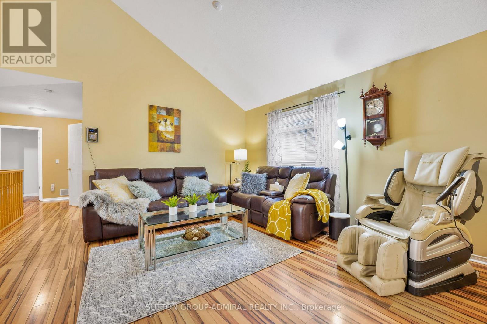 56 SWEENEY CRES