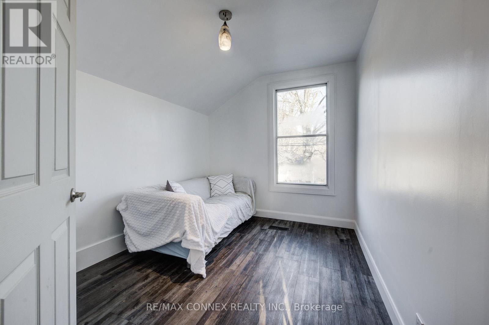 162 CARDIGAN ST
