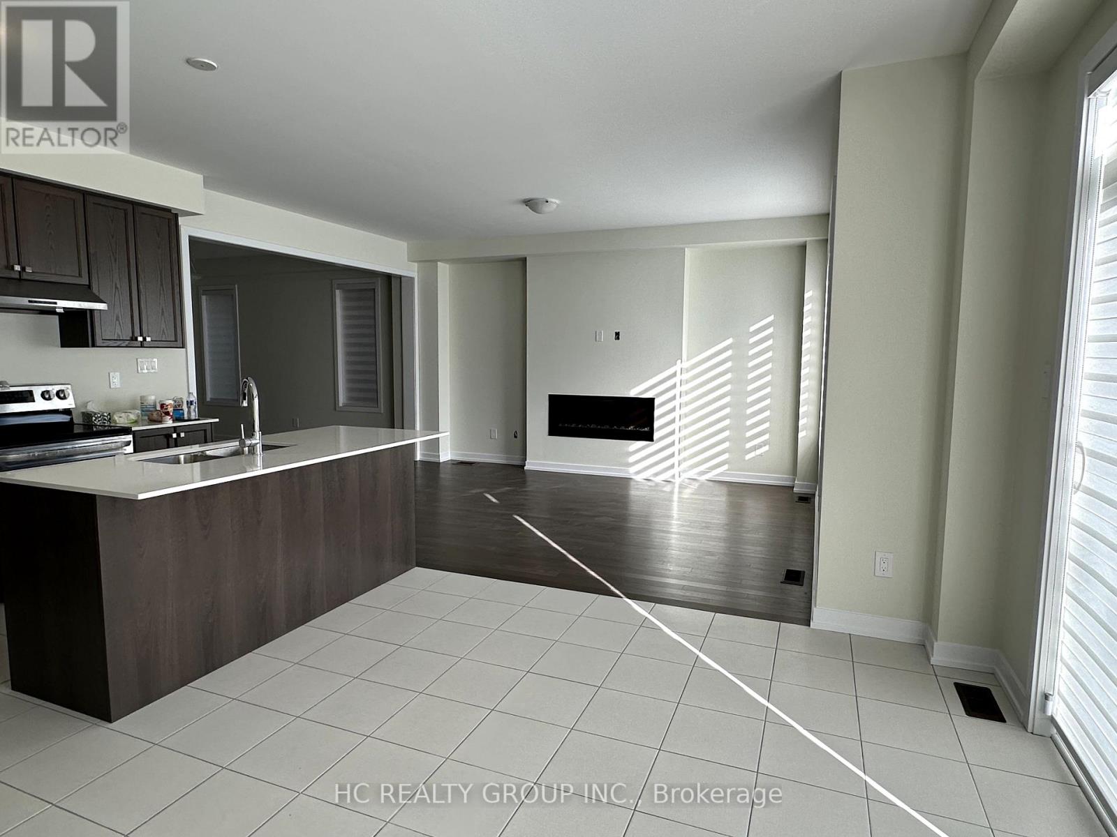 152 LUMB DR