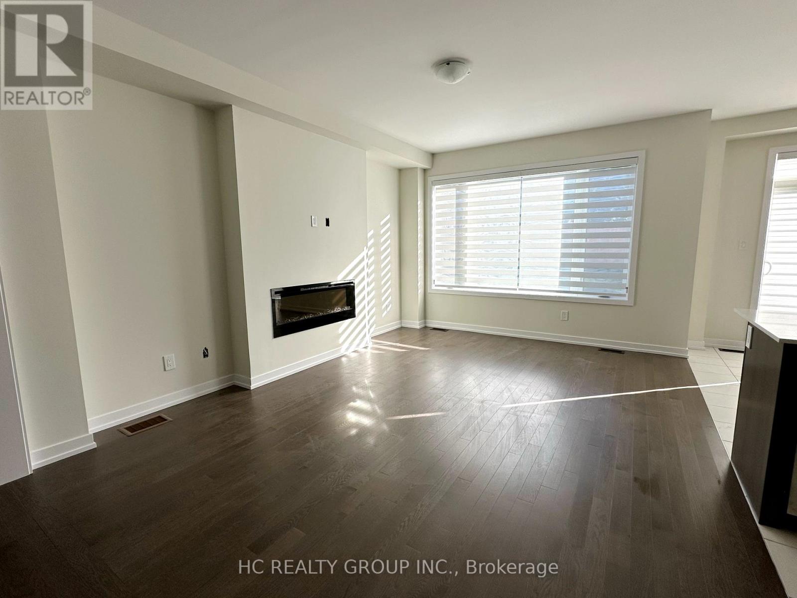 152 LUMB DR