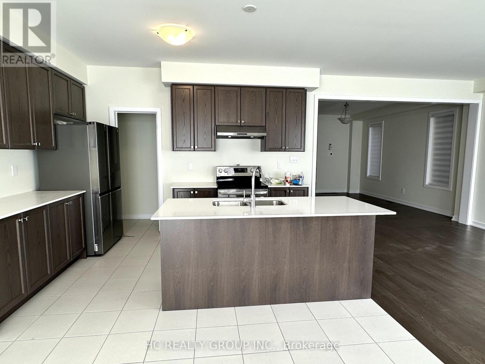 152 LUMB DR