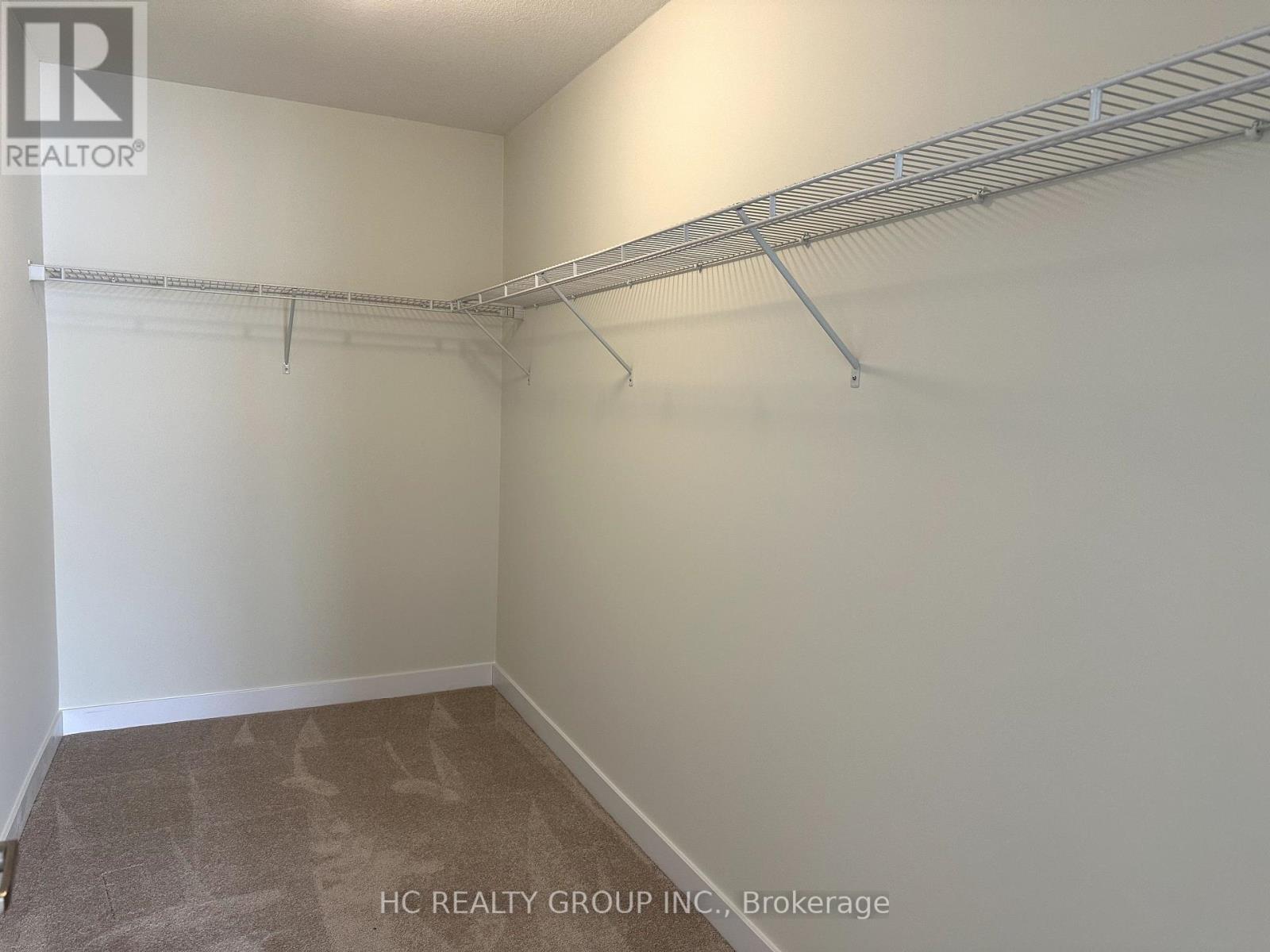 152 LUMB DR