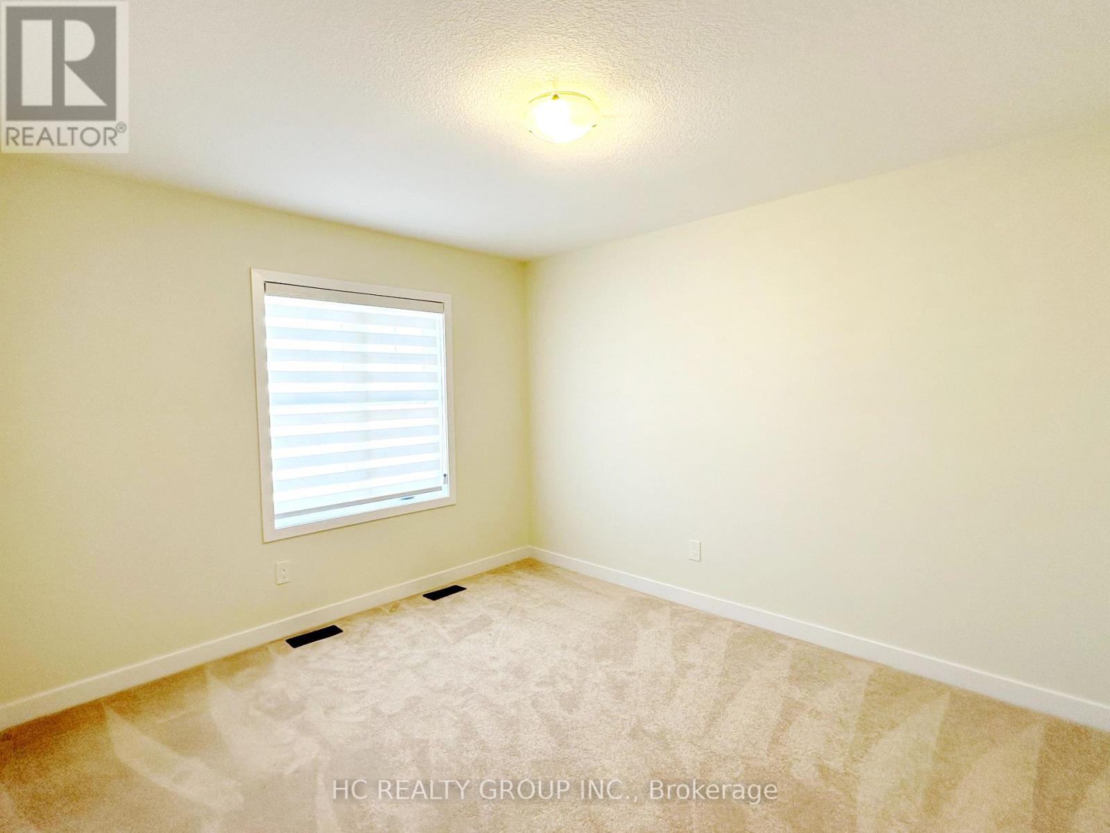 152 LUMB DR