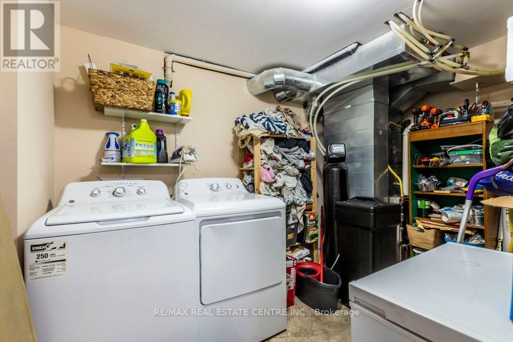 19 YAGER AVE