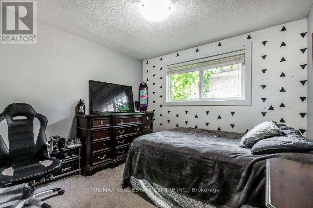 19 YAGER AVE