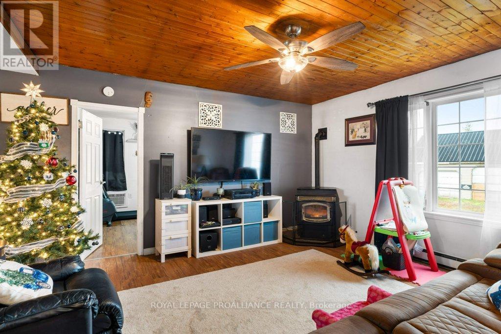 49 MOORE AVE