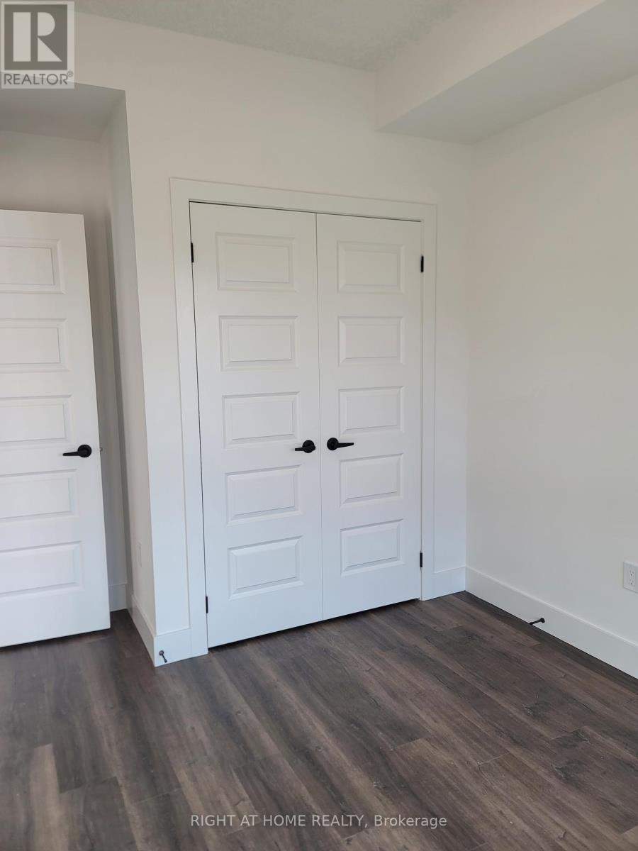 #414 -1101 LACKNER PL, #414
