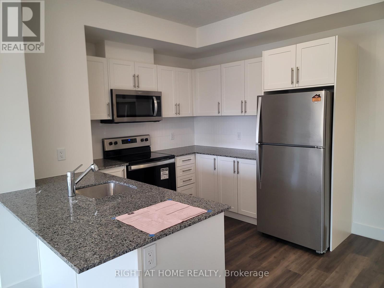 #414 -1101 LACKNER PL, #414