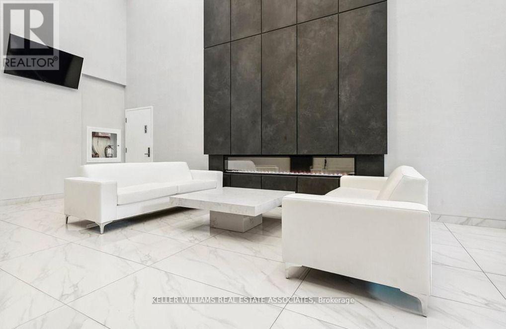 #1912 -15 QUEEN ST S, #1912