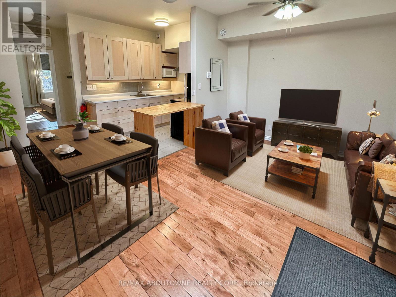 #1 -67 KING ST W, #1