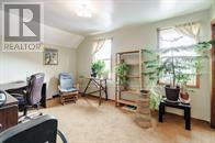 381-383 MACNAB ST N