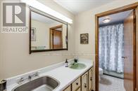 381-383 MACNAB ST N