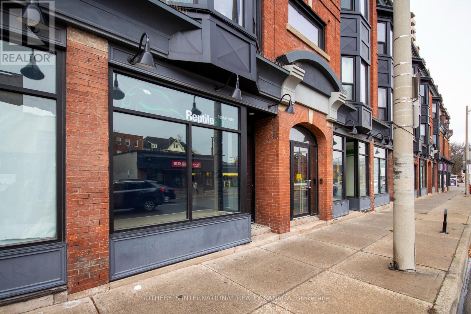 467 KING ST E