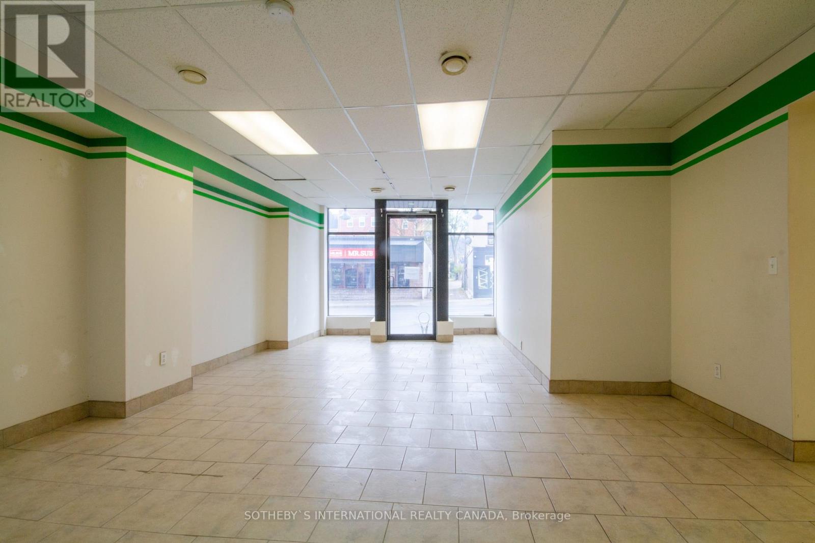 467 KING ST E
