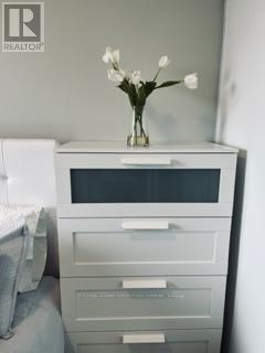 #813 -15 QUEEN ST S, #813