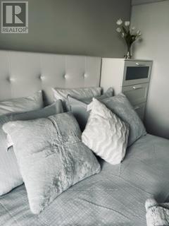 #813 -15 QUEEN ST S, #813