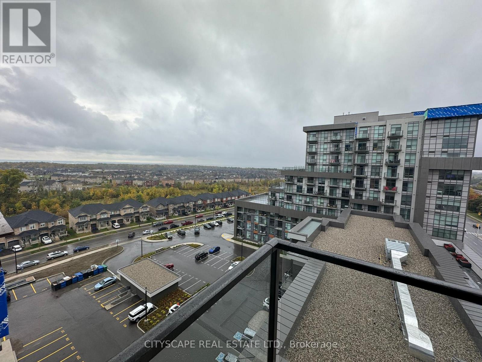 #913 -460 DUNDAS ST S, #913