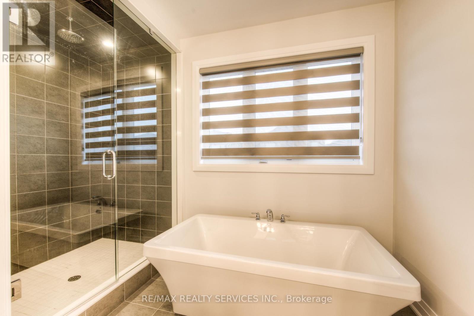 774 QUEENSTON BLVD