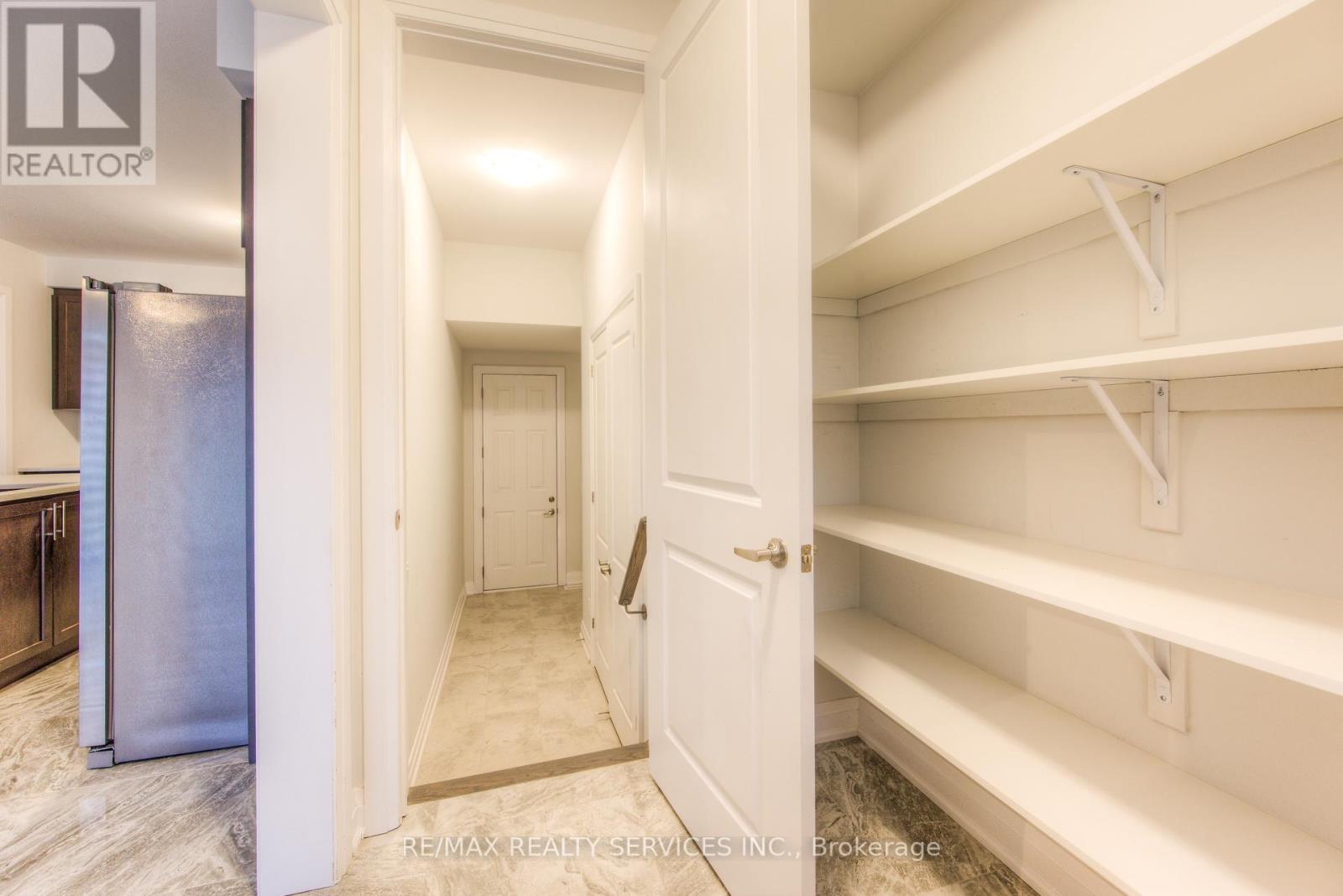 774 QUEENSTON BLVD