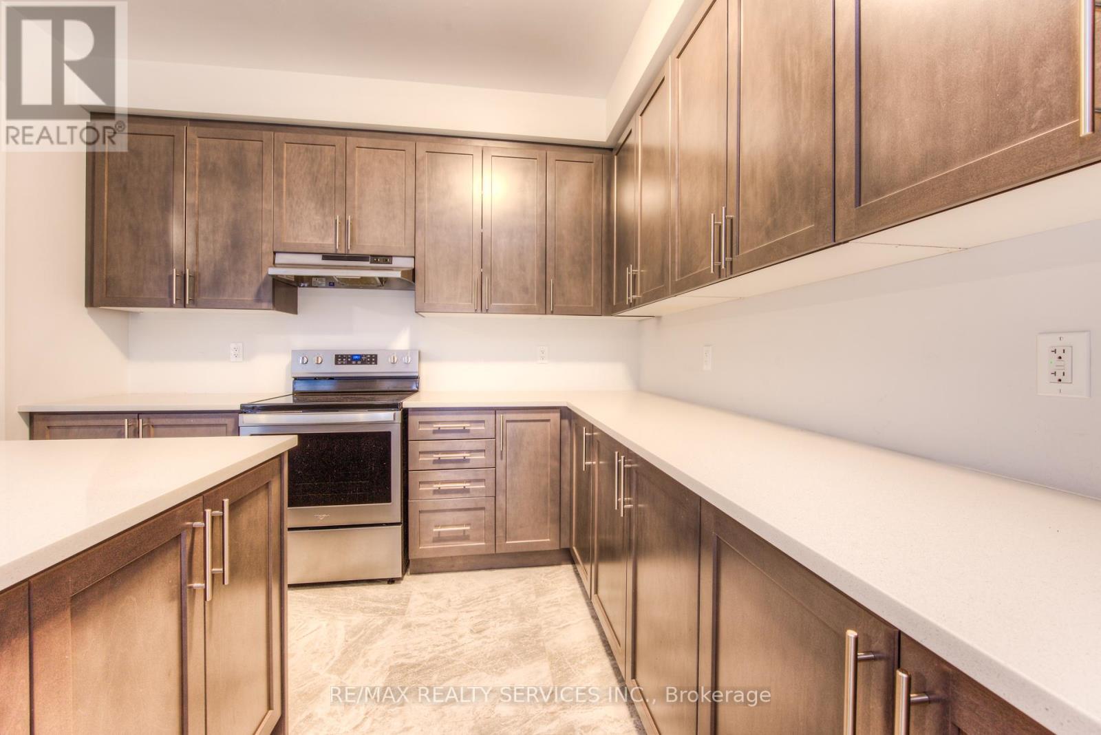 774 QUEENSTON BLVD