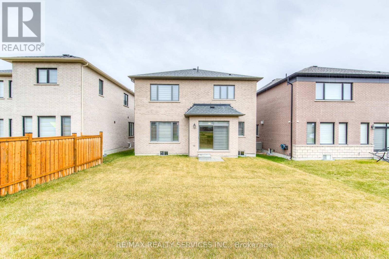 774 QUEENSTON BLVD