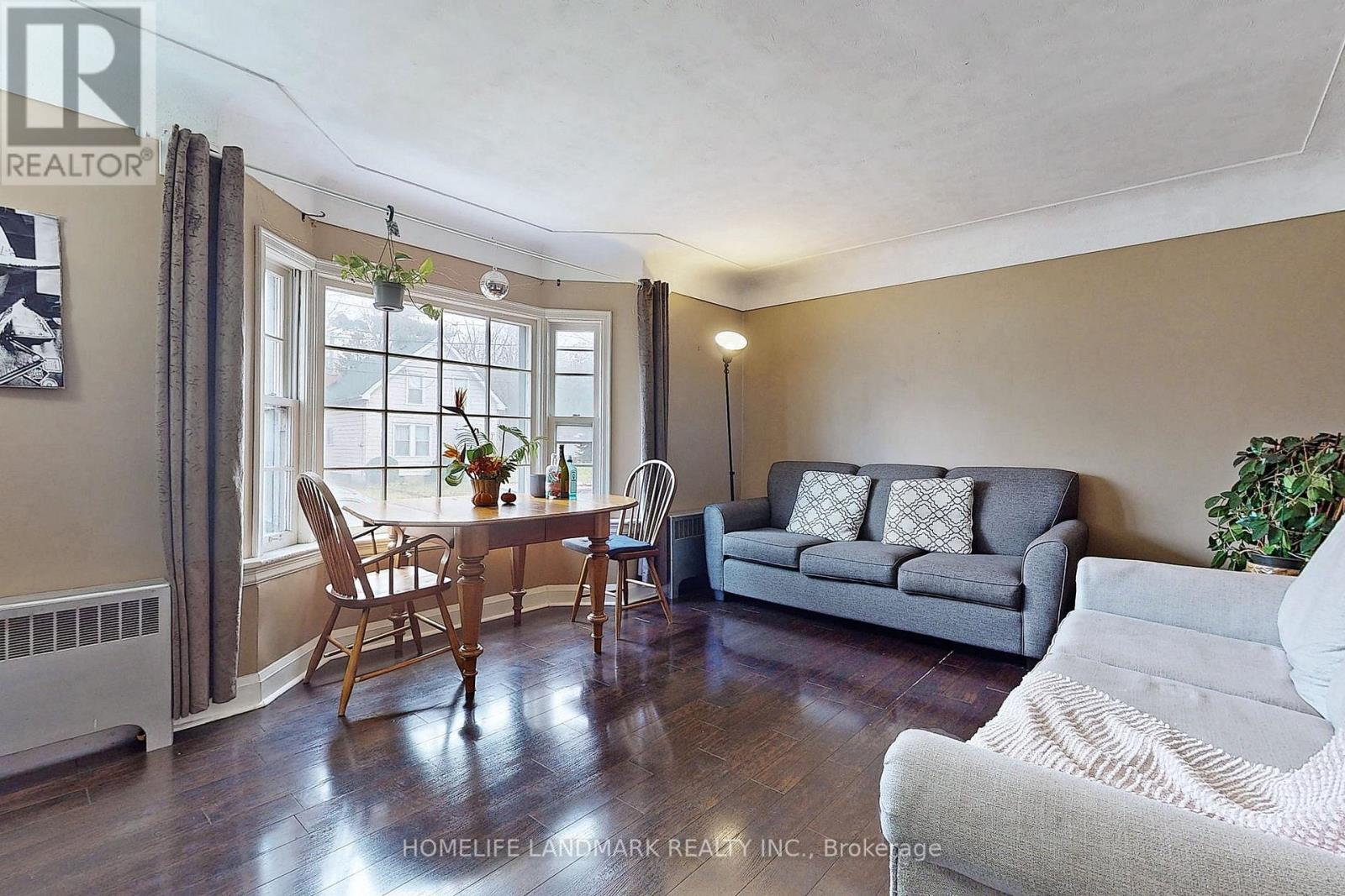 50 HILLVIEW ST
