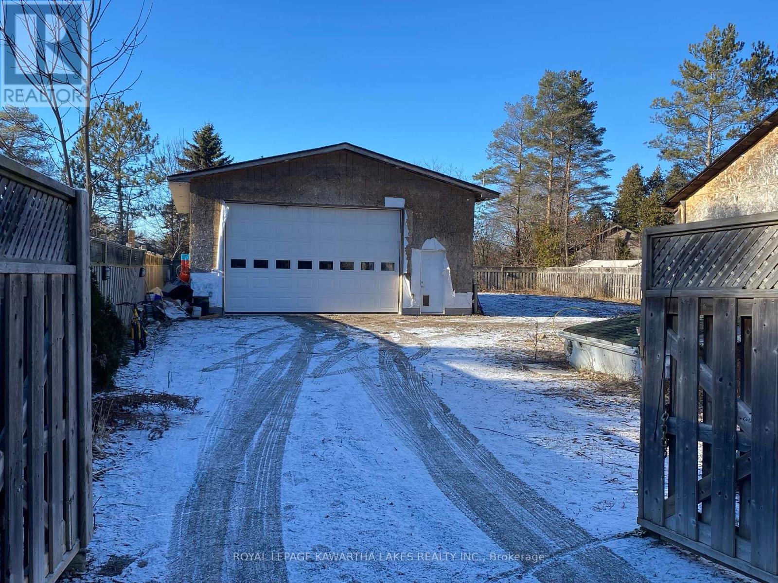 39 PARKHILL DR