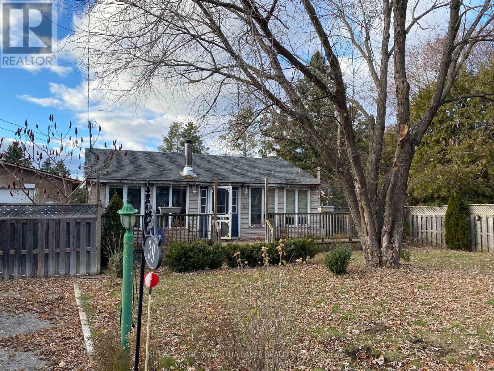 39 PARKHILL DR