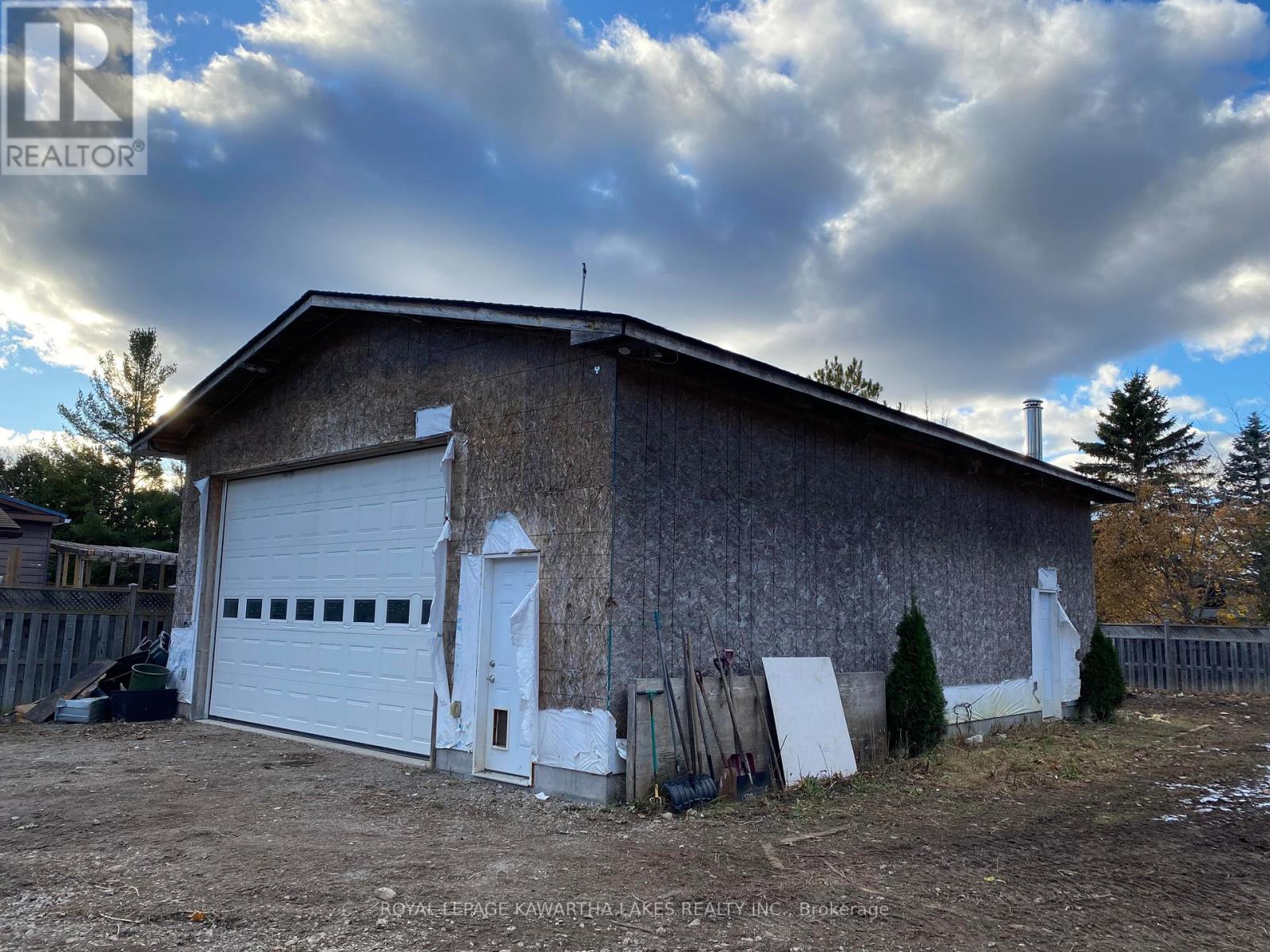 39 PARKHILL DR